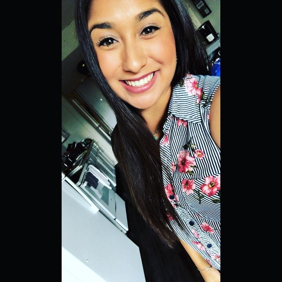 Meet your Posher, Angela - Picture 1 of 1